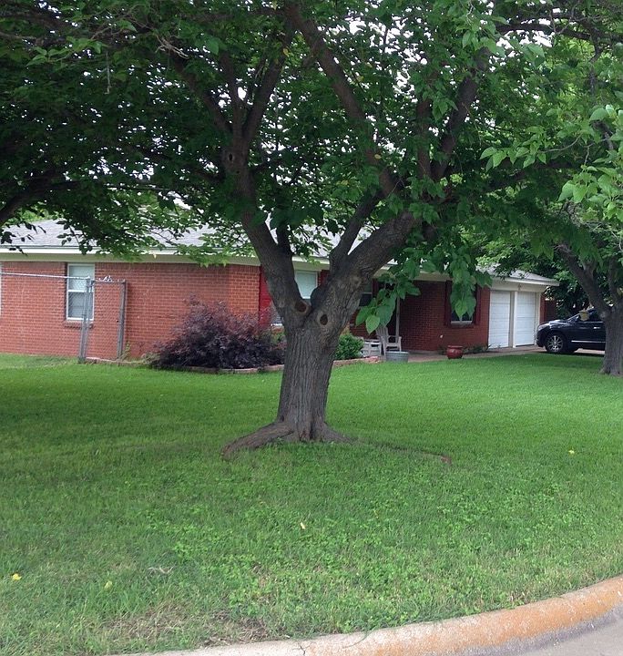 1st image of 1904 SE 10th St