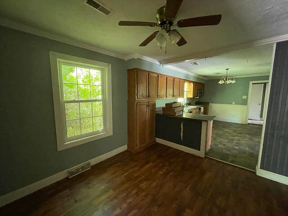 13th image of this home