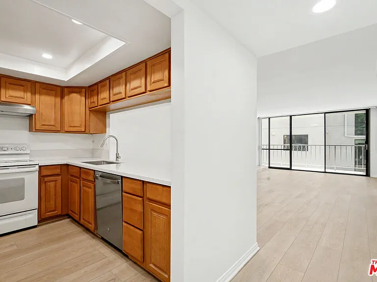 10966 Rochester Ave #1D — Photo 12