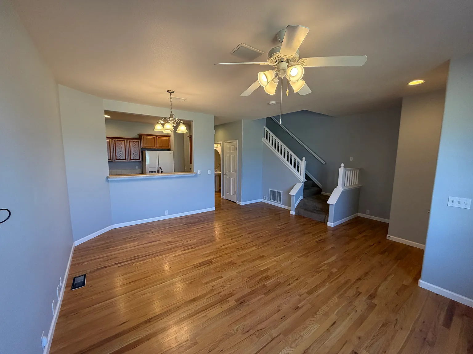 2 bed, 2.5 bath, 1256 sqft, $2,200 — Photo 3