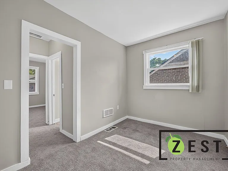 3329 Waverly St — Photo 9