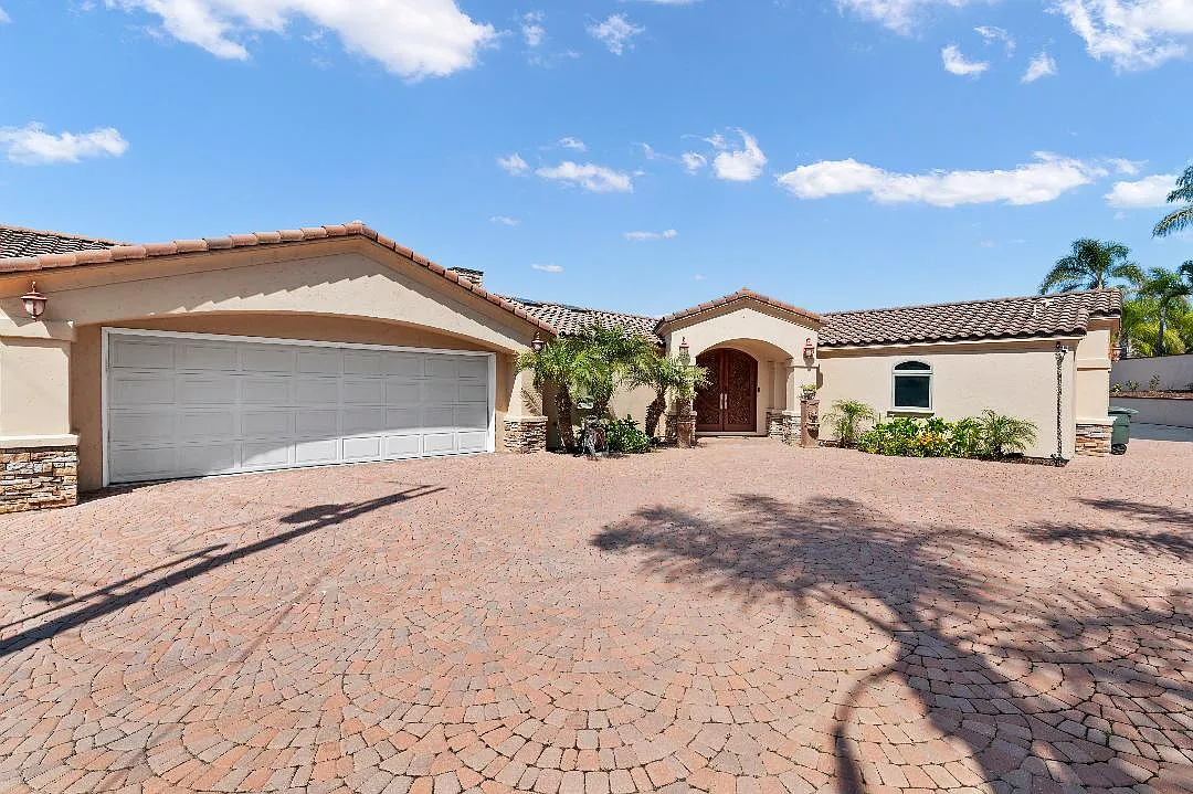 3 bed, 3150 sqft, $6,000 — Photo 1