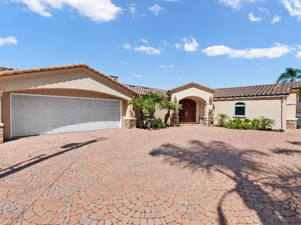1015 Via Rancho Pkwy, Escondido, CA 92029