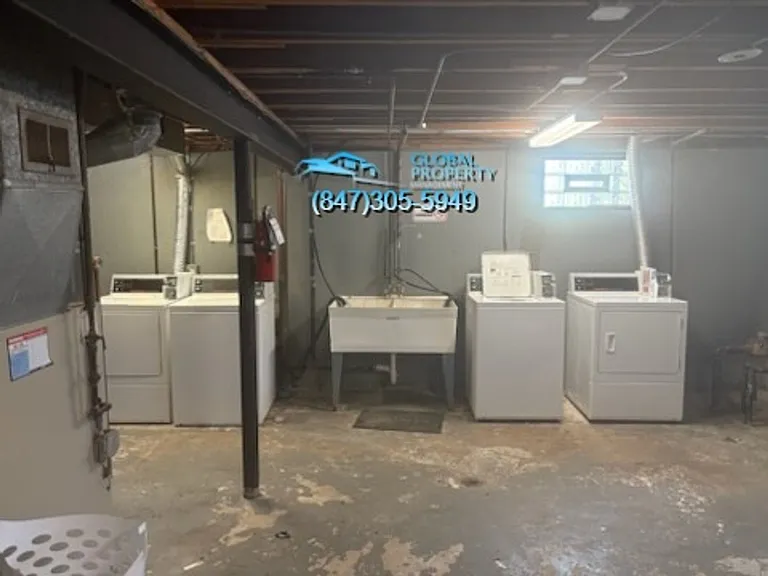 267 E Grand Ave — Photo 9