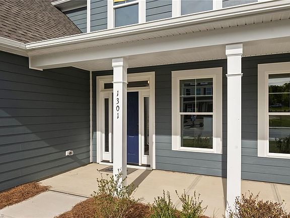 4th image of 1301 Cricket St