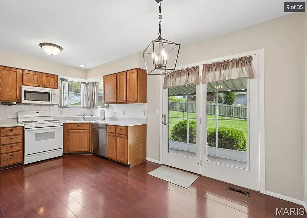 3 bed, 1034 sqft, $2,300 — Photo 4