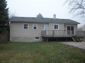 3rd image of 940 Hein Ave