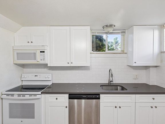 2nd image of 901-903 N Wolff St #901B