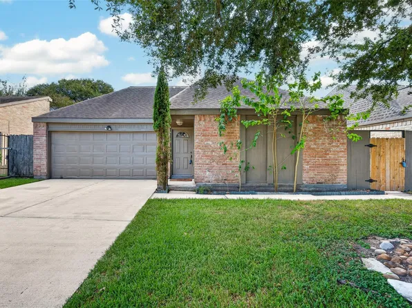 11803 Brook Meadows Ln, Meadows Place, TX 77477