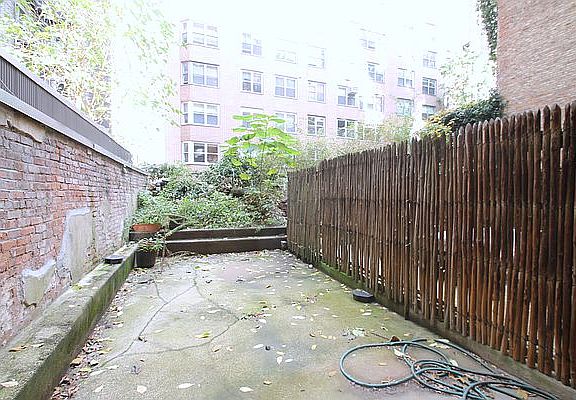 3rd image of 117 E 71st St #G1