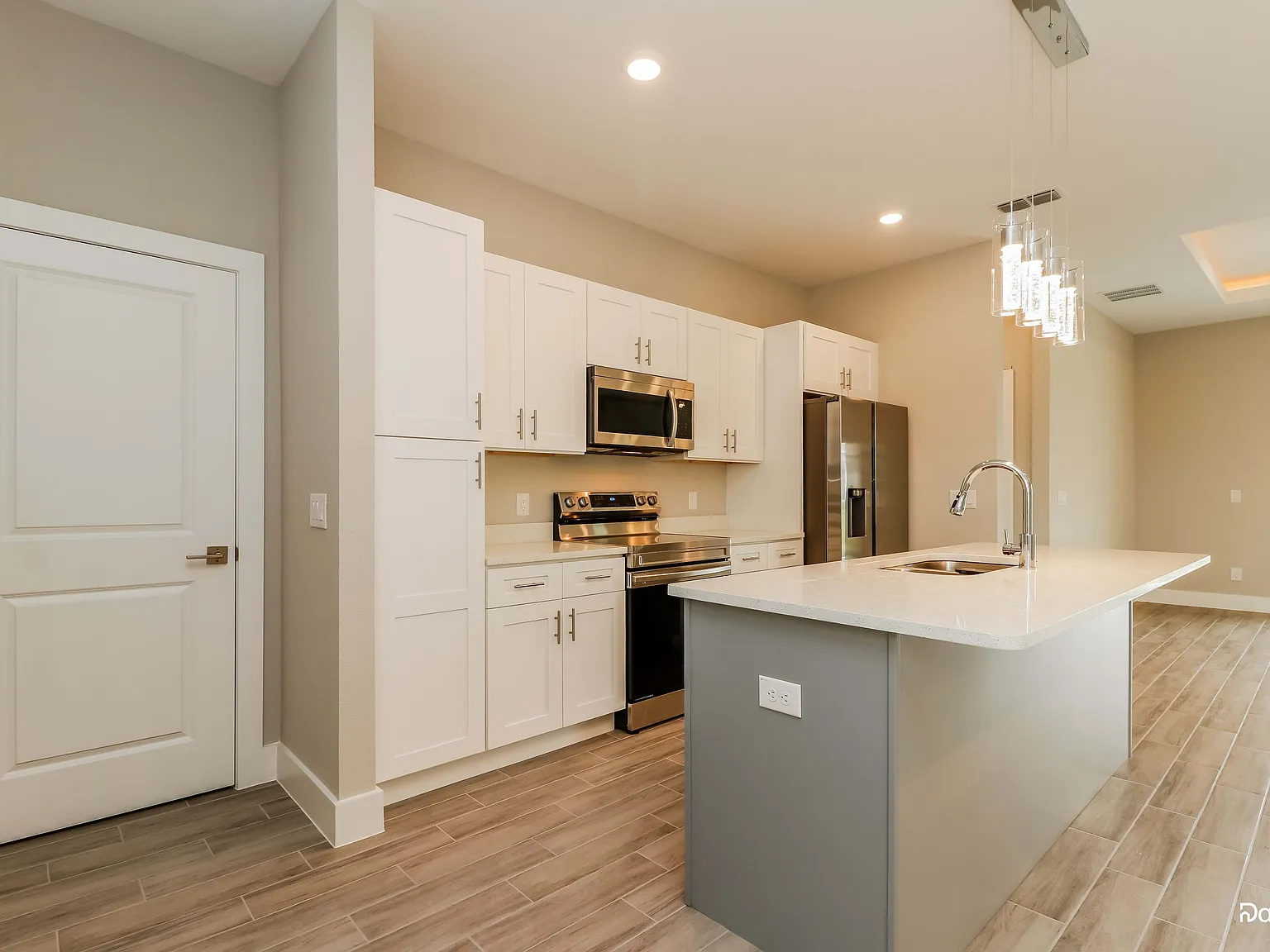 4 bed, 2.0 bath, 1670 sqft, $1,765 — Photo 3