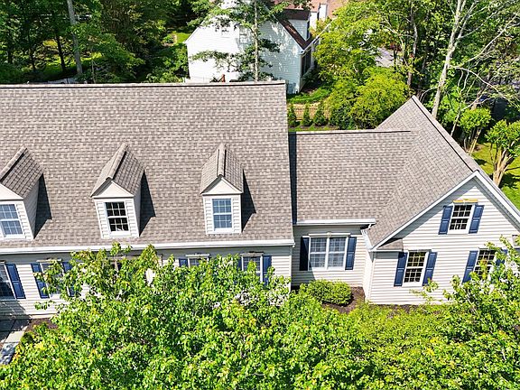 4th image of 46 Harness Creek View Ct
