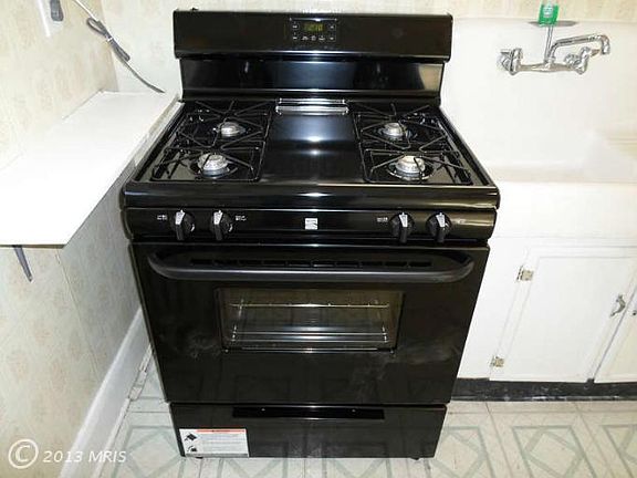 5th image of 4207 Mary Ave