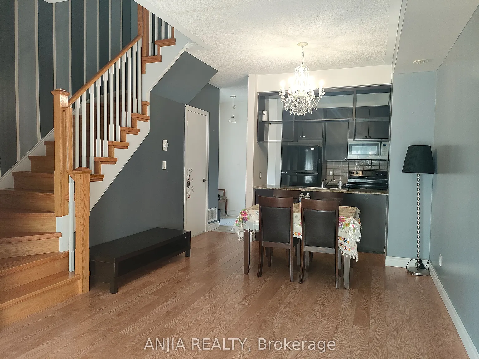 4 bed, $3,300 — Photo 3