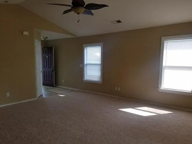 4623 Meadowfield Rd — Photo 2