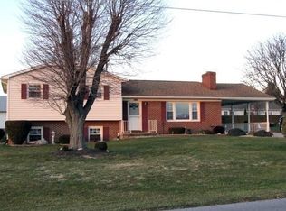 208 Wayne Ave, Stuarts Draft, VA 24477