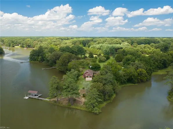 6640 Fields Landing Rd, Hayes, VA 23072