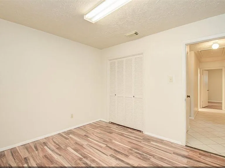 8206 Westbank Ave — Photo 9