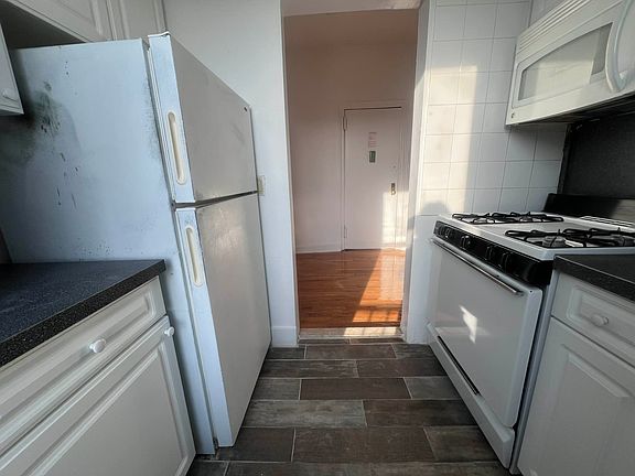 4th image of 400 W 148th St #4F