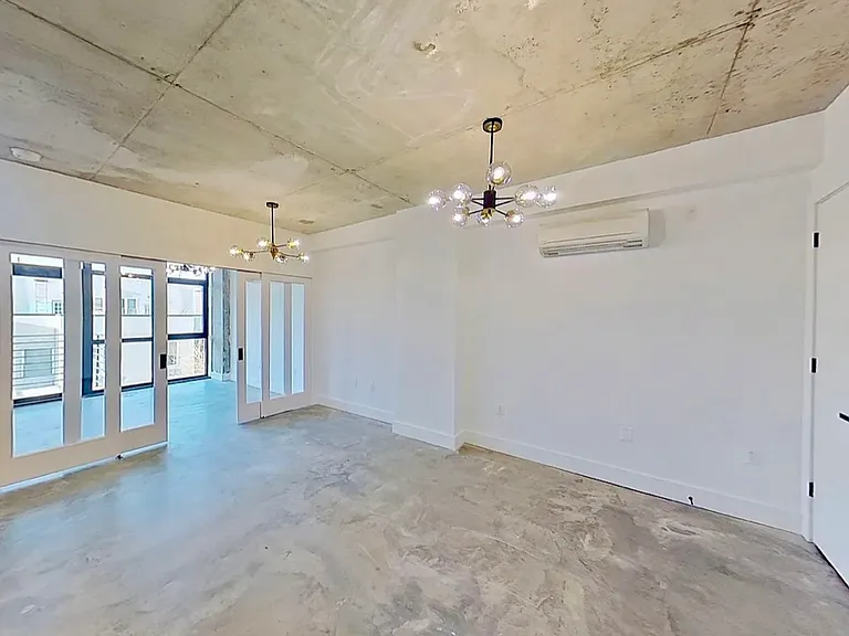 29 Montrose Ave #3R — Photo 2