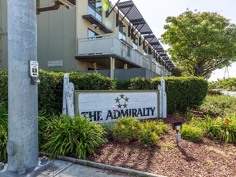 1213 Admiralty Ln — Photo 17