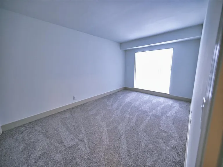 Village Green Court Apartments — Photo 6