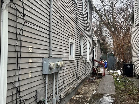 3rd image of 3332 Walton Ave