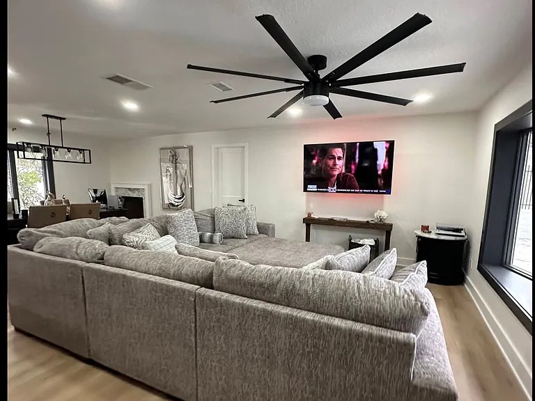 2197 Sunset Cir — Photo 3
