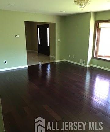 4th image of 3 N Baltic Rd