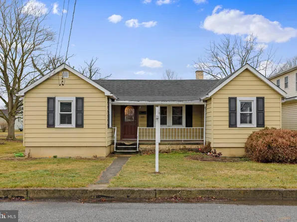 235 Tyrone St, Greencastle, PA 17225