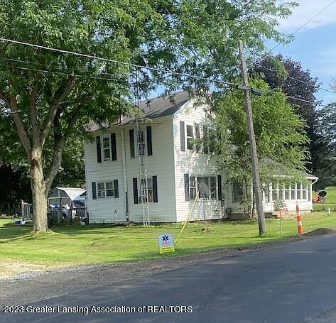 2nd image of 7902 N Welling Rd