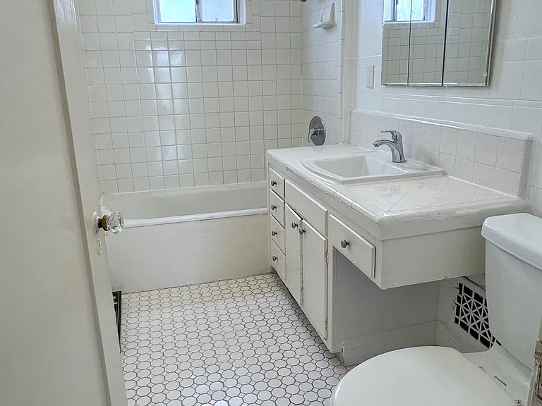 7929 Waring Ave #7929 — Photo 14