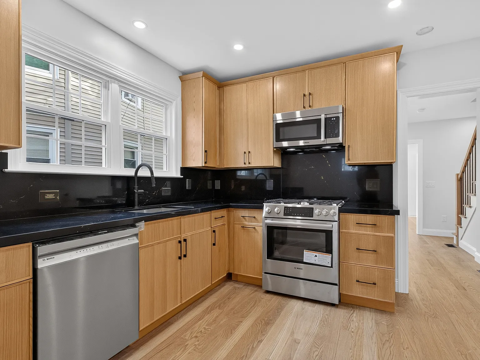 3 bed, $6,500 — Photo 4