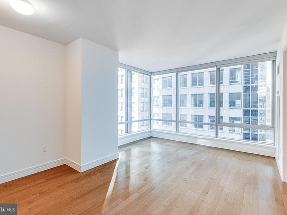 3rd image of 1414 S Penn Sq #10G