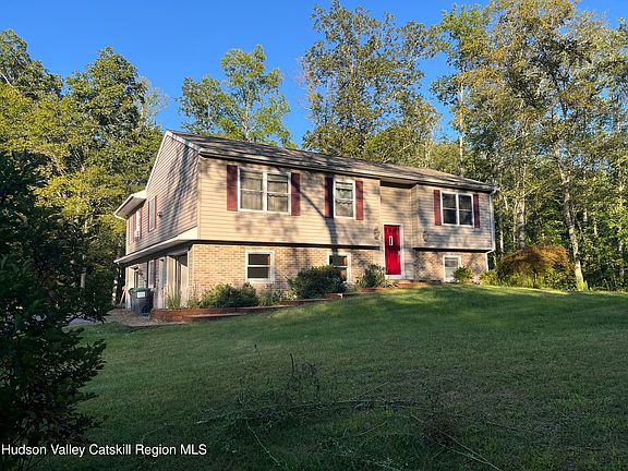 2nd image of 34 Laura Drive