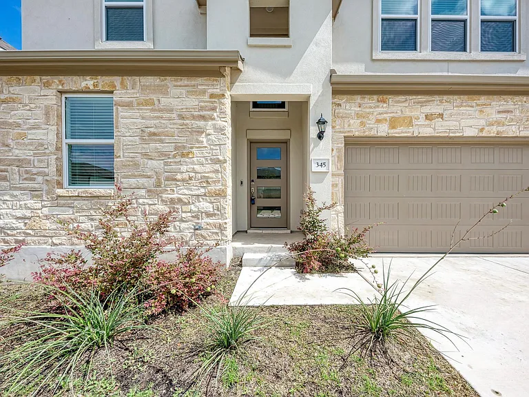 345 Andesite Trl — Photo 2