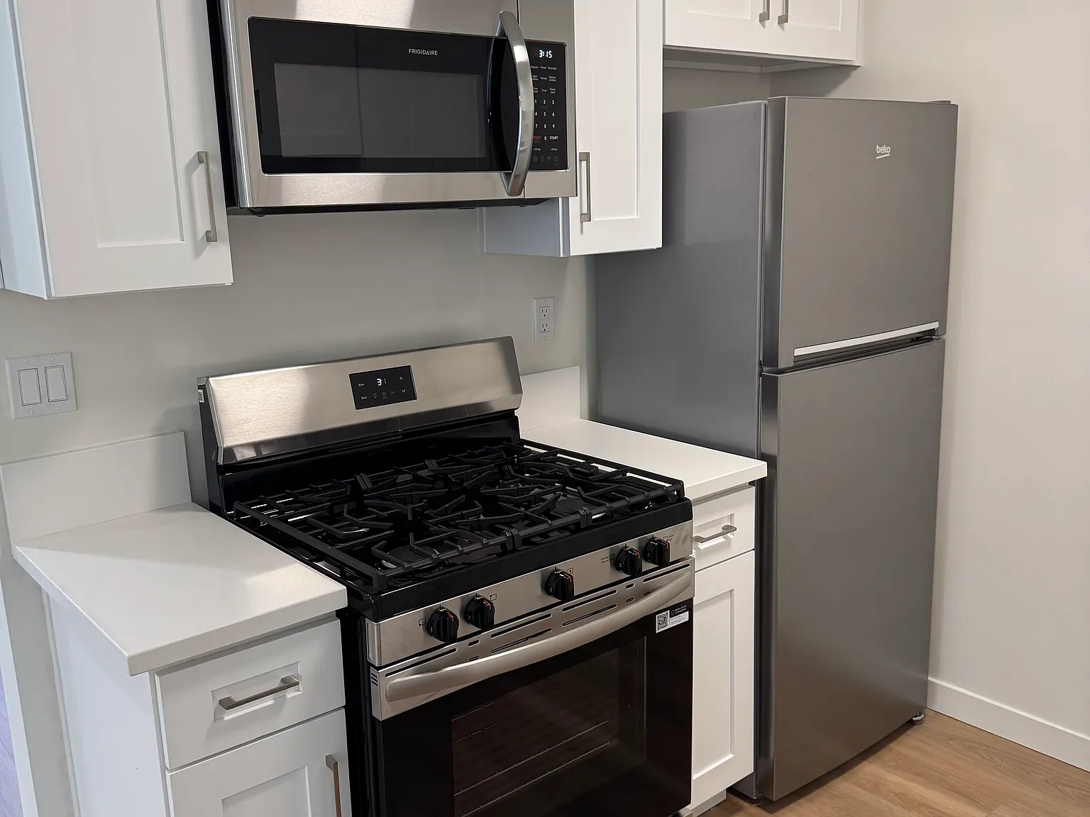 1 bed, 1000 sqft, $2,100 — Photo 2