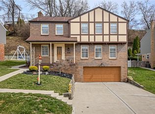 71 Stancey Rd, Pittsburgh, PA 15220