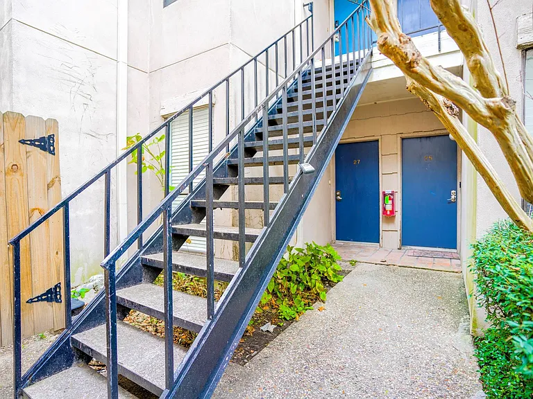1818 Augusta Dr #27 — Photo 24
