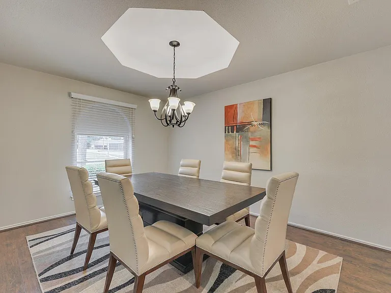 2116 Newcastle Cir — Photo 5