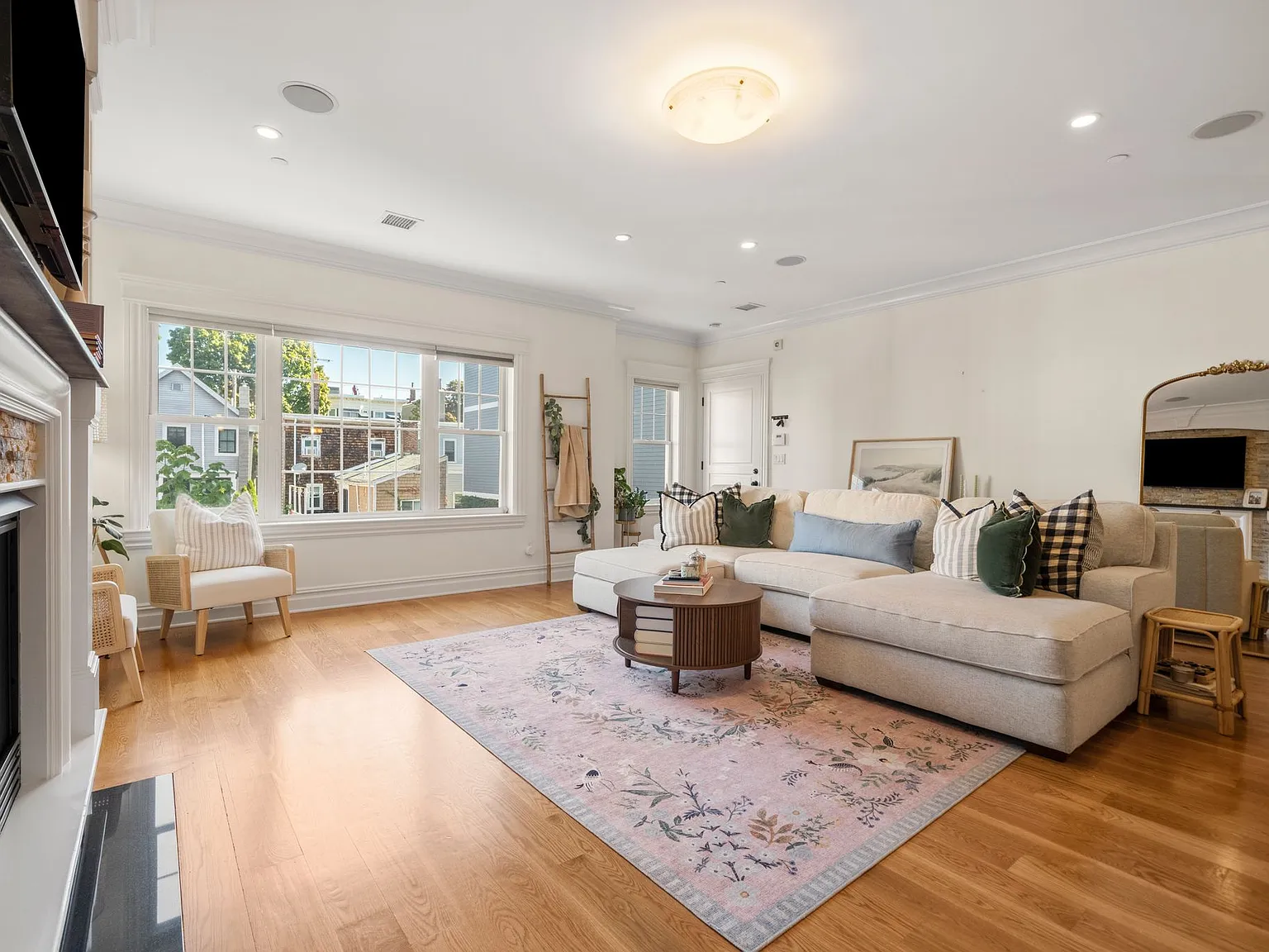 2 bed, 1495 sqft, $5,000 — Photo 1