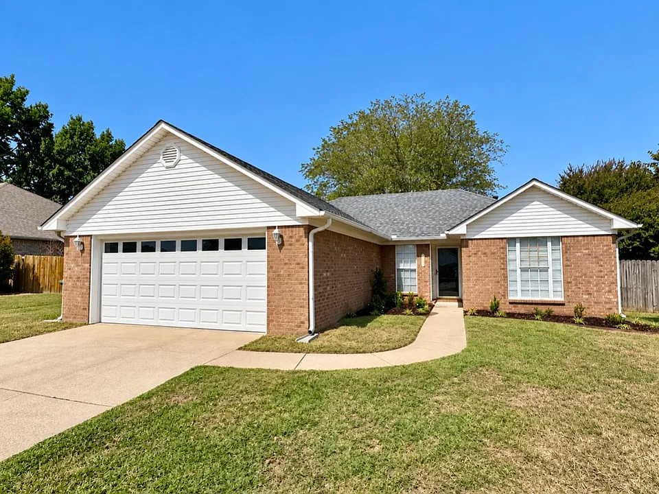 5320 Lantana Dr