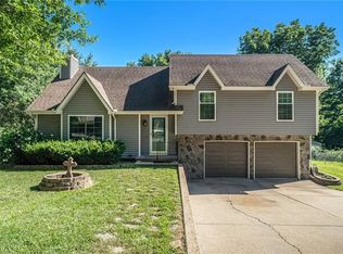 117 Crestview St, Lansing, KS 66043