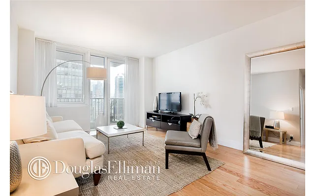 Rented by Douglas Elliman | media 25