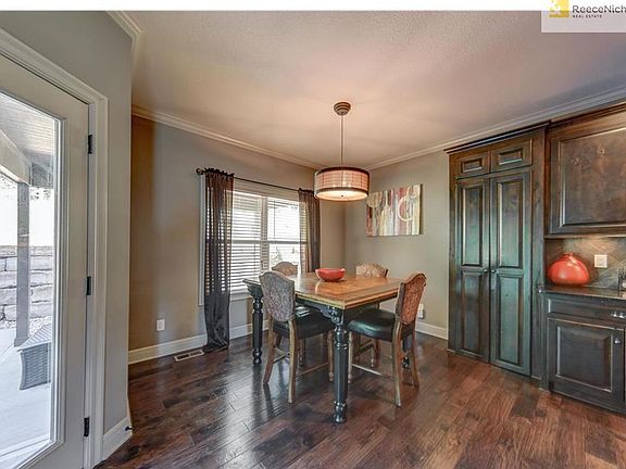 5th image of 5828 NE Holiday Dr