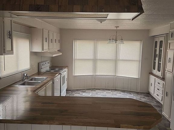 4th image of 721 1/2 Adell Ave