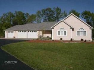 2106 Creek N, Hamburg, NY 14085