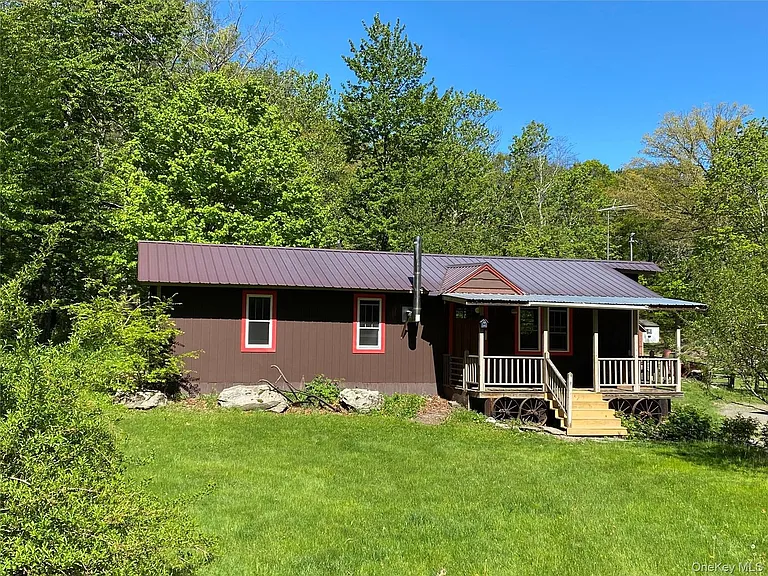 74 Lamoree Rd — Photo 4
