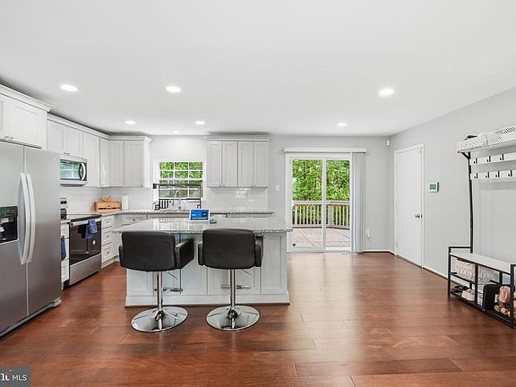 3rd image of 15904 Ark Ct