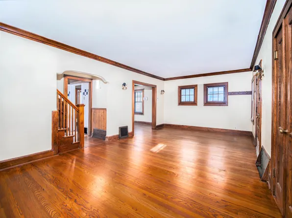 2745 N 57th St, Milwaukee, WI 53210